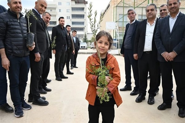 Mardin'de zeytin fidanı dağıtımıyla tarıma destek