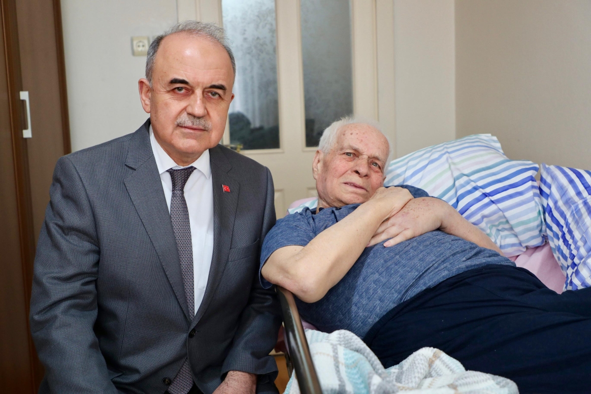 Ordu Valisi Erol, gazeteci Gülen'i ziyaret etti