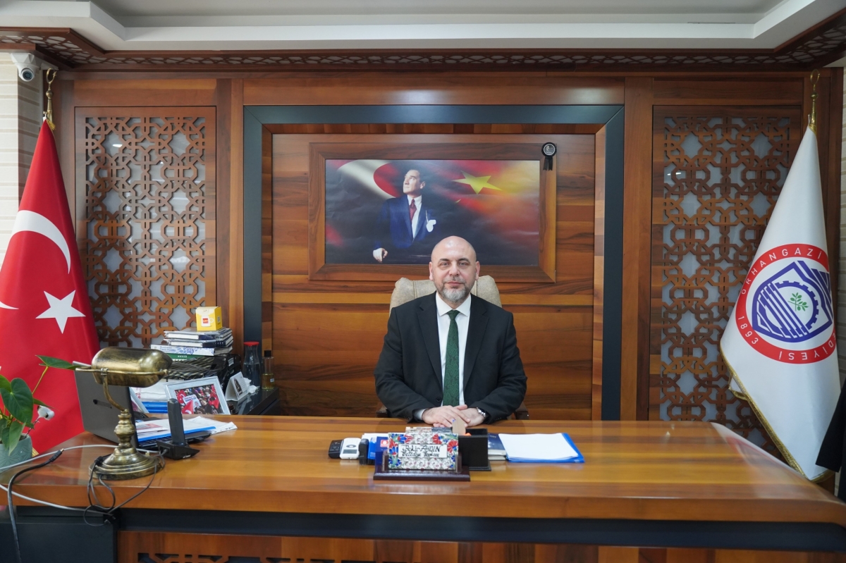 Aydın: Siyaset karpuz muharebeleriyle değil, meydanlarda vatandaşlarla kucaklaşarak olur