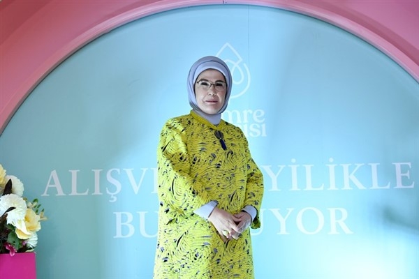 Emine Erdoğan, TOGEM-DER'in geleneksel Cemre Çarşısı’nın açılışına katıldı