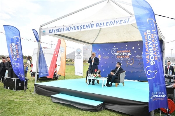 Başkan Büyükkılıç, vatandaşların sorularını yanıtladı