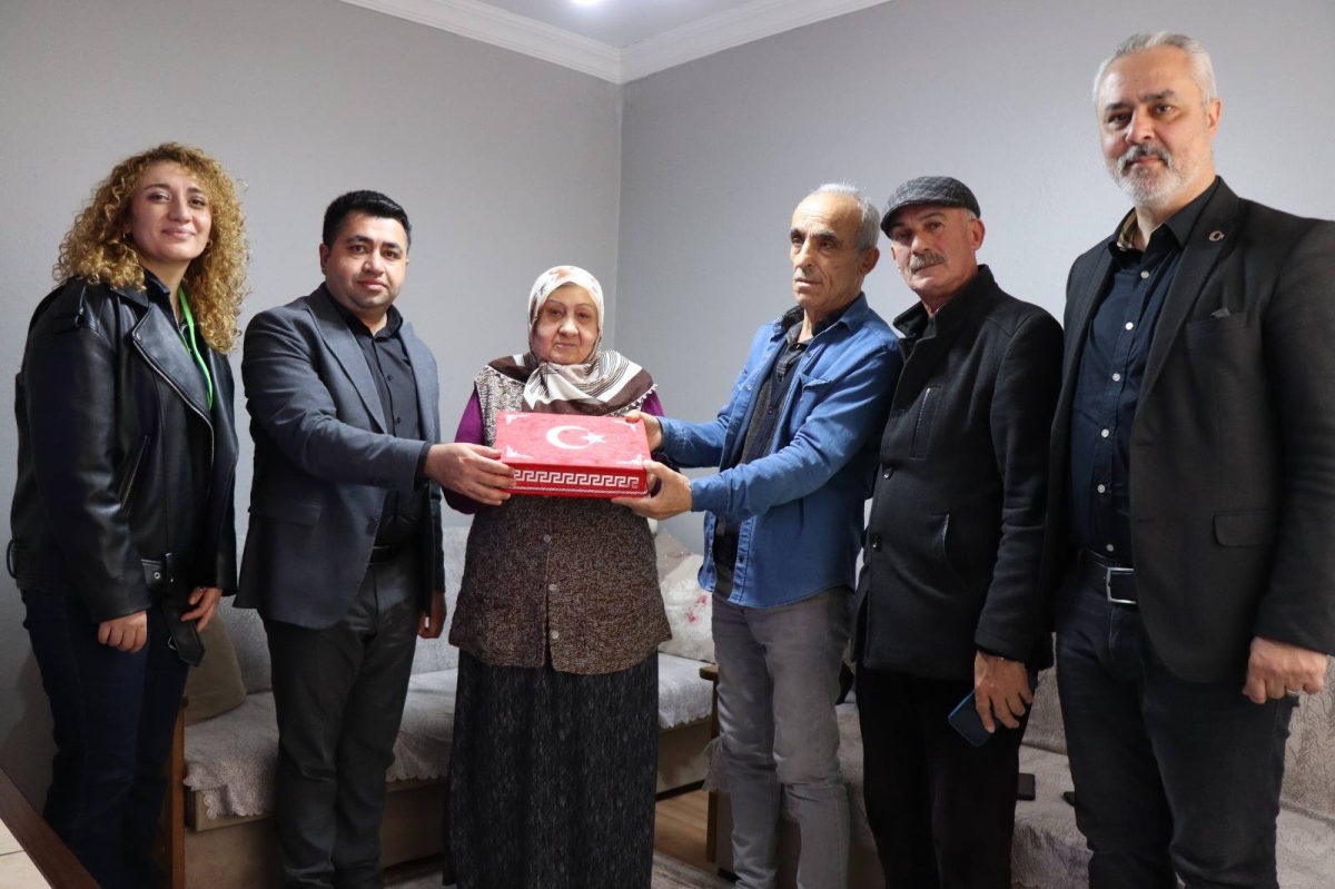 İzmit Belediyesinden şehit ailelerine ziyaret