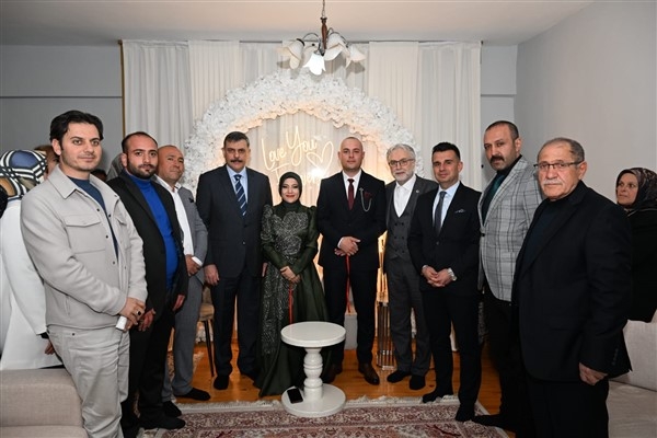Erzurum Vali Çiftçi, Buse ve Özcan’ın nişan merasimine katıldı