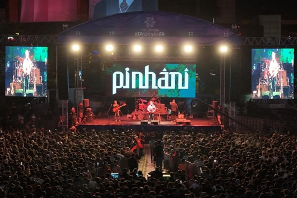 Aydın'da 23 Nisan'a özel Pinhani konseri gerçekleştirildi