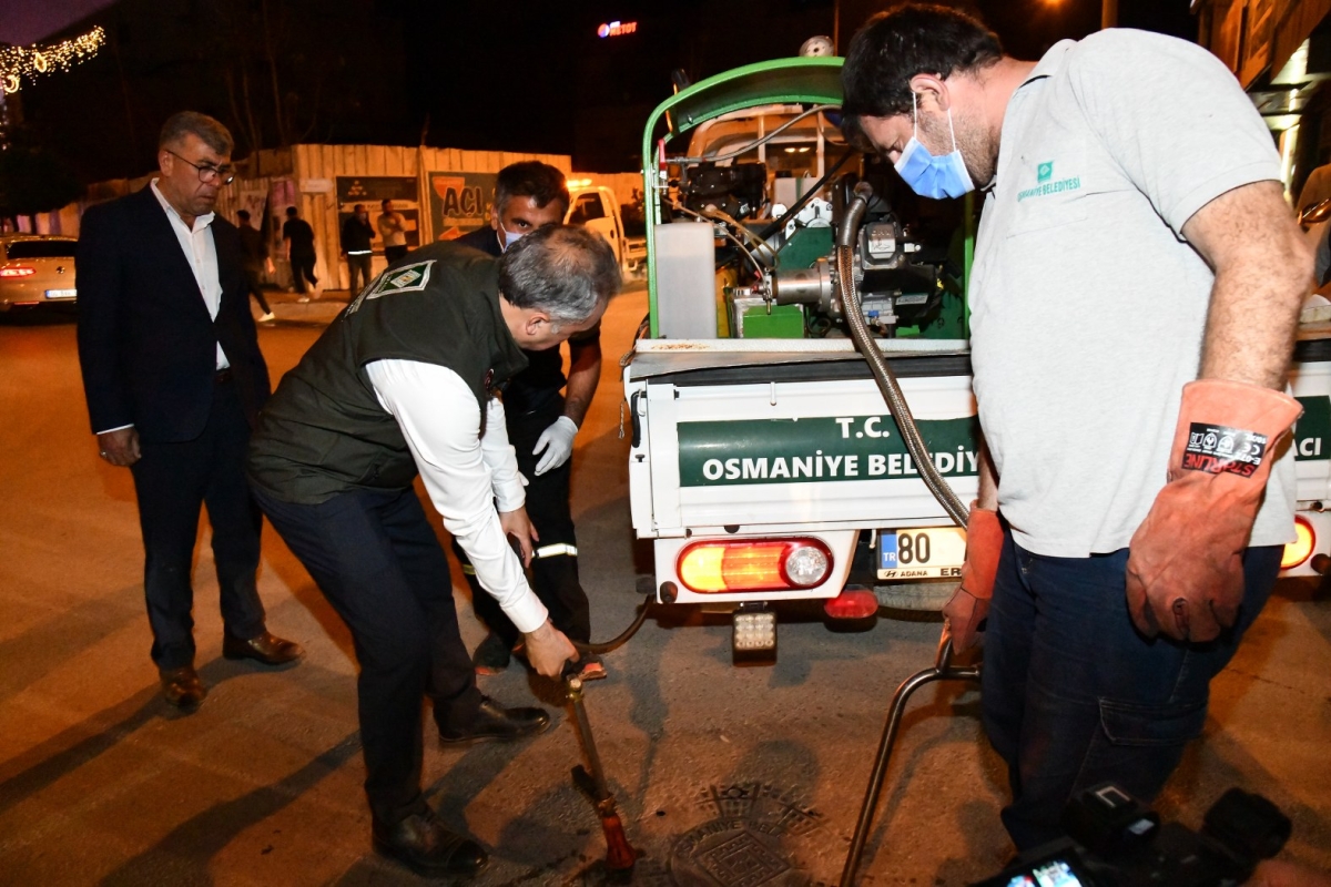 Osmaniye'de larva ve uçkunla mücadele sürüyor