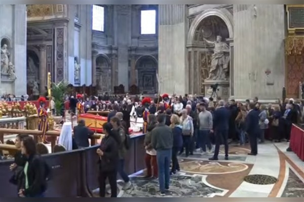 Dünya liderleri, Papa Francis'in yarinki cenaze töreni için Roma'da toplanıyor