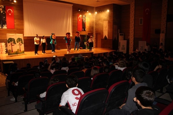 “Dicle’nin Rüyası” öğrencilerle buluştu