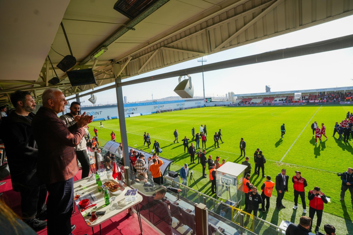 Ümraniyespor, Amedspor'u 3-0 mağlup etti