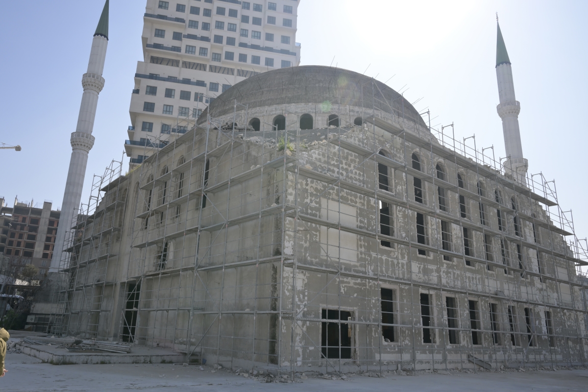 Esenyurt'ta bulunan Yıldız Camii’nin inşası yeniden başlatıldı