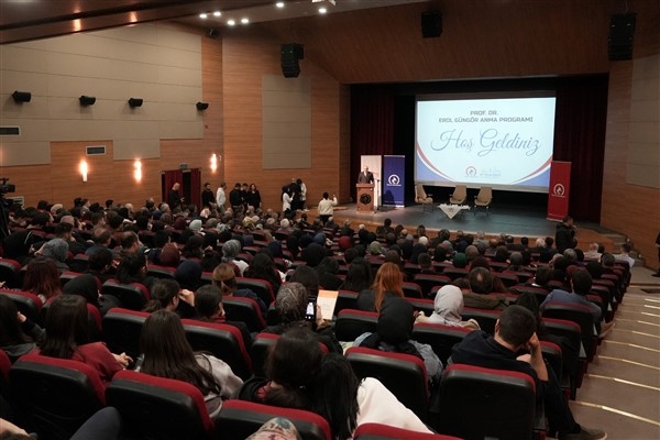 Erol Güngör, Düzce'de düzenlenen panelde anıldı