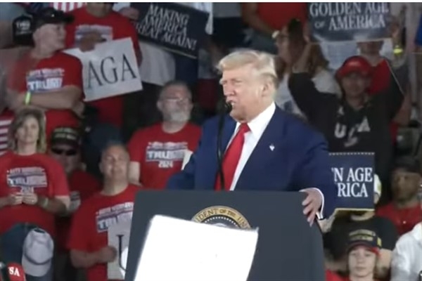 Trump, görevdeki 100. gün mitinginde &Prime;beni hiçbir şey durduramaz&Prime; dedi