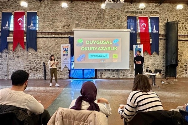 İzmirli gençler için &Prime;Duygusal Okuryazarlık Atölyesi&Prime; düzenlendi