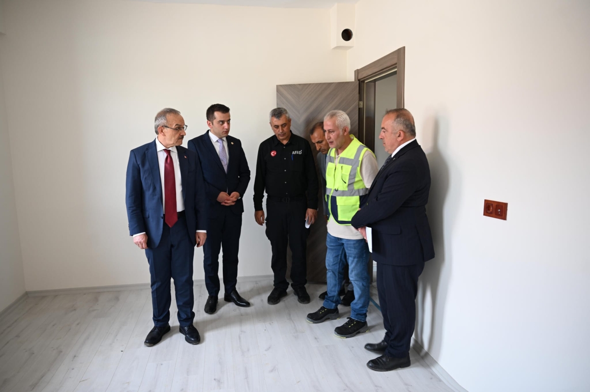 Malatya  Valisi Yavuz, mahalle muhtarlarıyla bir araya geldi