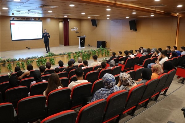 Haliliye Belediyesi'nden sınav öncesi motivasyon semineri