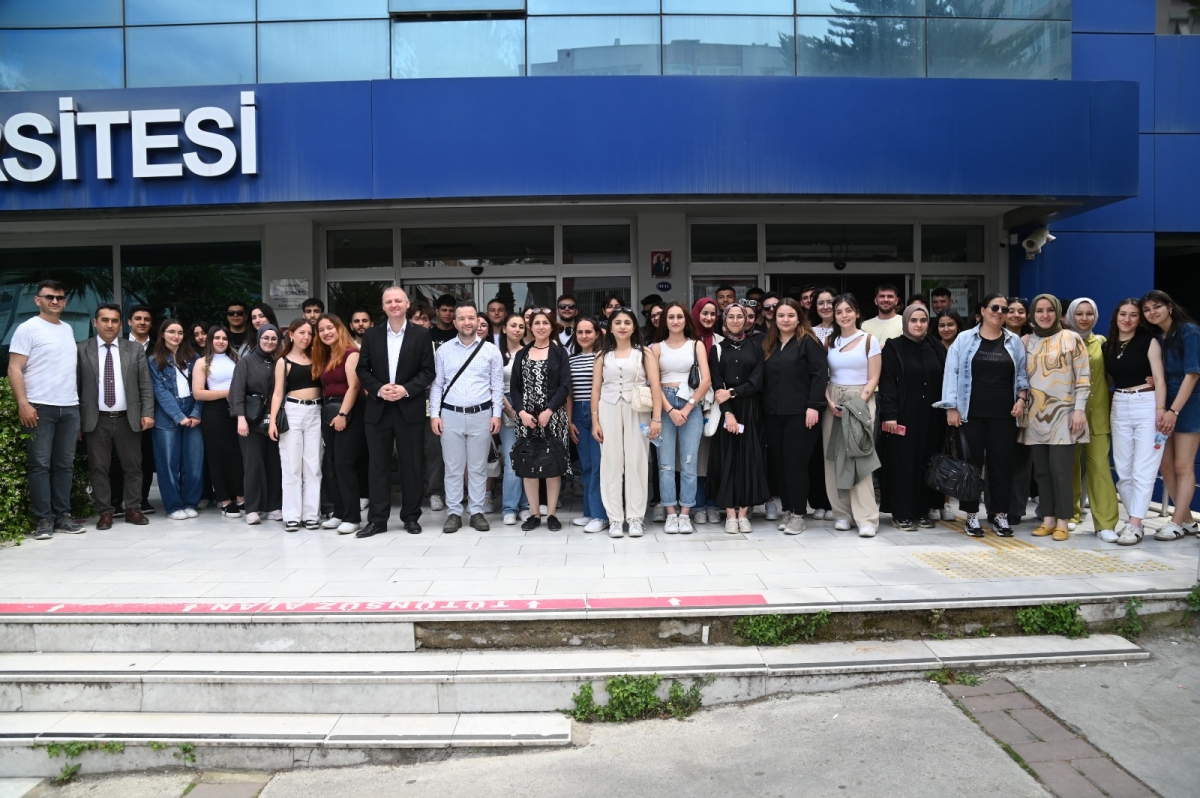 Manisa Büyükşehir Belediyesi'nden öğrencilere kariyer desteği