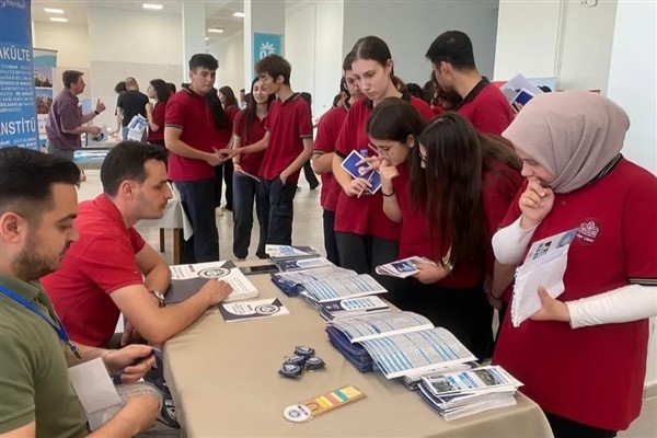 Erzincan Binali Yıldırım Üniversitesi, Üniversite Tanıtım Fuarı'na katıldı