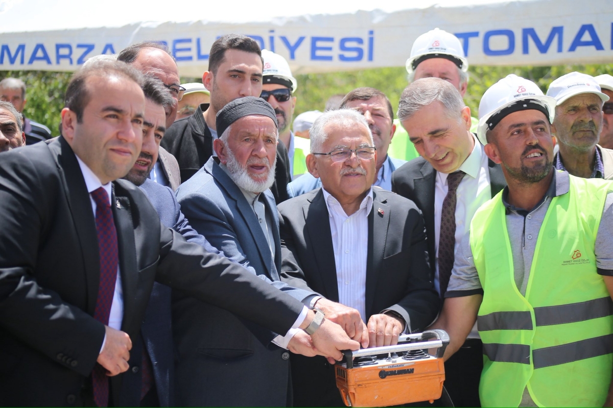 Başkan Büyükkılıç, Tomarza’daki yeni caminin temel atma törenine katıldı