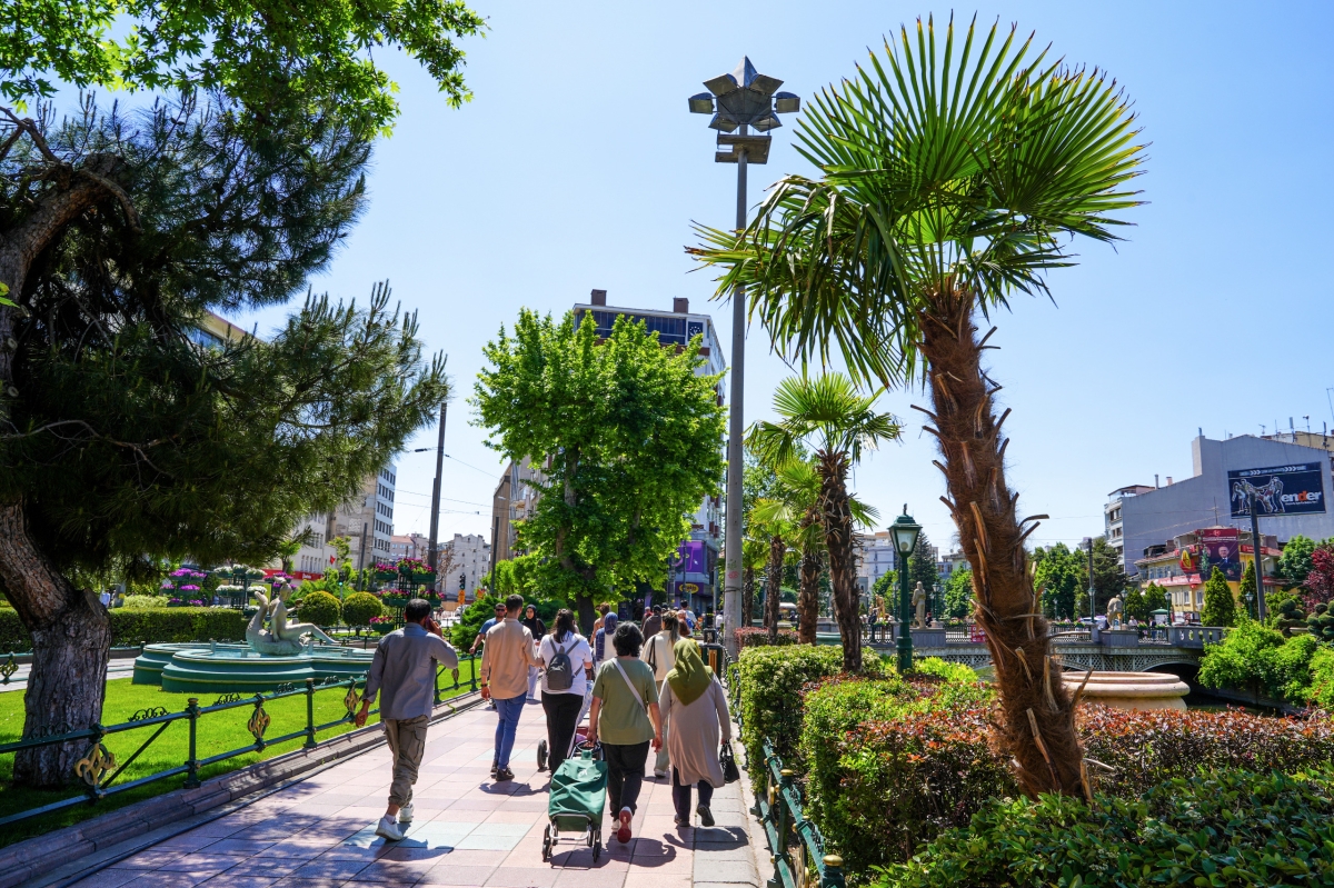 Eskişehir Büyükşehir Belediyesi'nden peyzaj çalışmaları