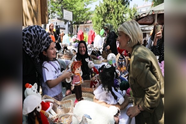 Etimesgut’ta el sanatları sergisi açıldı