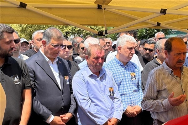 Başkan Tugay, Salih Yiyitalp'in cenaze törenine katıldı