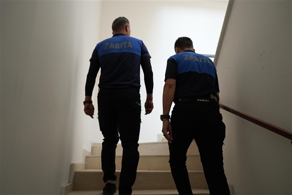 Kayapınar’da zabıtadan yangın merdiveni denetimi