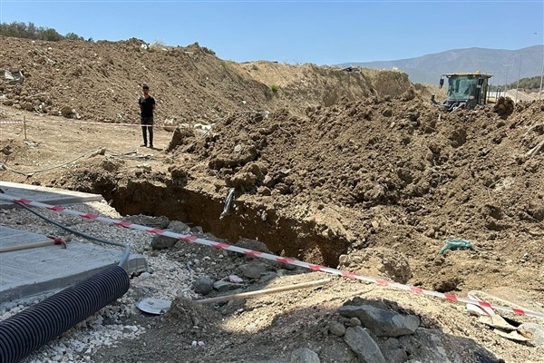 Antakya'da altyapı çalışmasında göçük: 2 işçi hayatını kaybetti