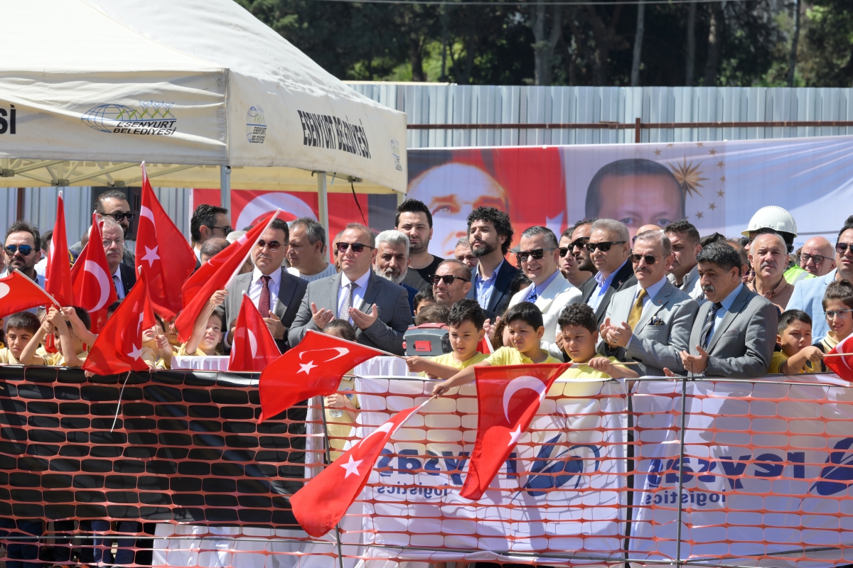Esenyurt'ta 24 derslikli yeni ilkokulun temeli atıldı