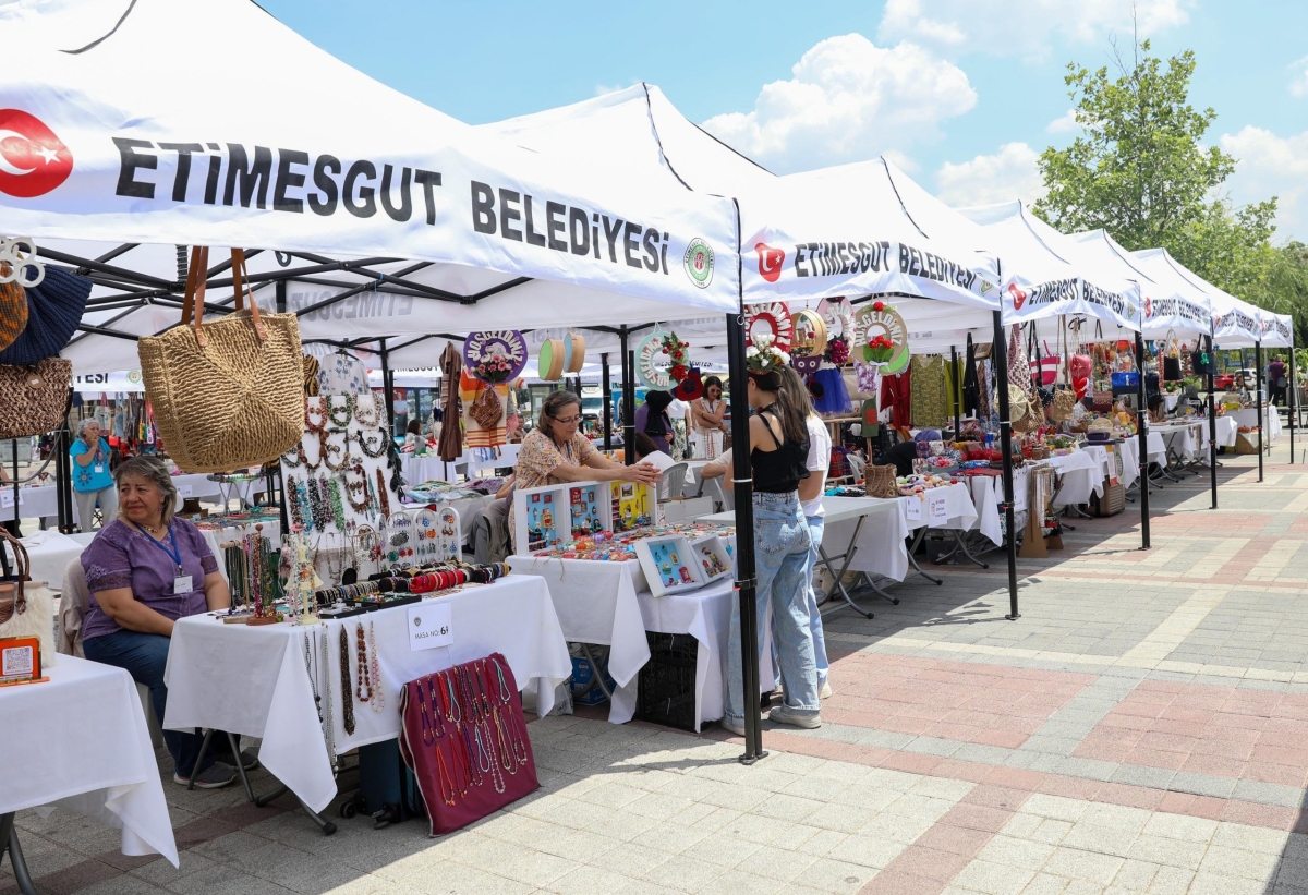 Kadın Emeği Pazarı, Atakent'te vatandaşlarla buluştu