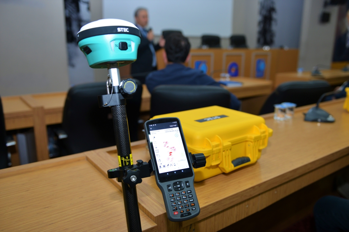 Antalya'da ilçelere 9 adet GPS cihazı dağıtıldı