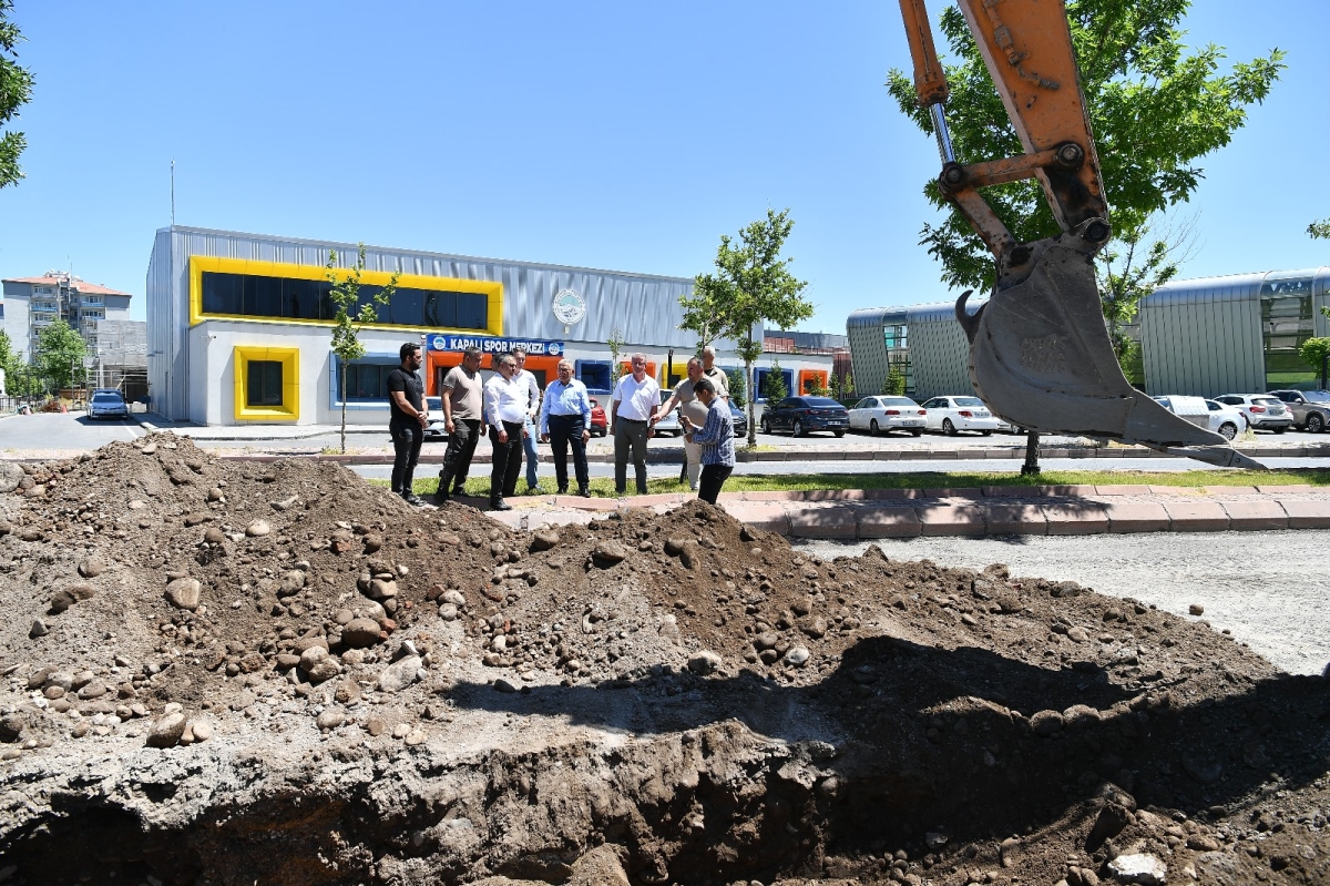 Başkan Büyükkılıç'tan 22 milyon TL'lik altyapı ve asfalt çalışması