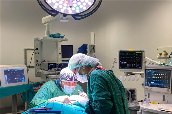 Parotidektomi ameliyatı ile 76 yaşındaki hasta sağlığına kavuştu