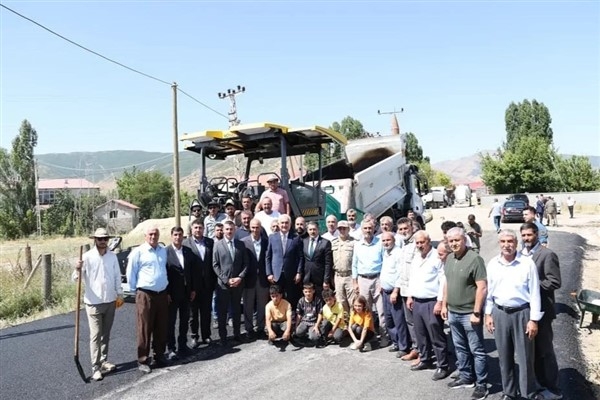 Muş'ta köy yolları yenileniyor