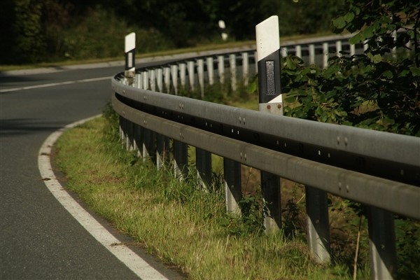 Alaçatı-Zeytinler kavşakları trafiğe kapatıldı