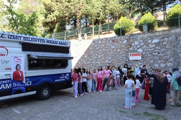 İzmit Belediyesi’nden Kur’an Kursu öğrencilerine ikram sürprizi