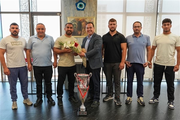 Kırkpınar finalisti Aktürk’ten Başkan Dutlulu'ya ziyaret