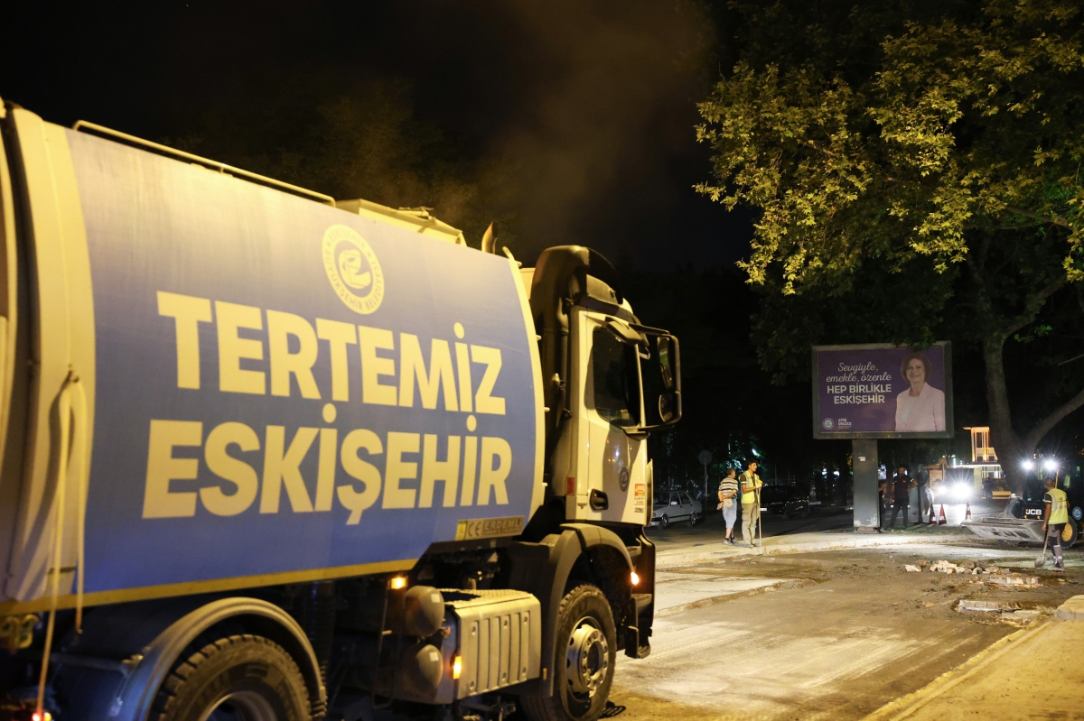 Eskişehir'de yol çalışmaları devam ediyor