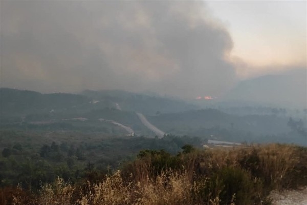 Hatay'da Çamlıtepe Karakolu çevresinde yangın çıktı