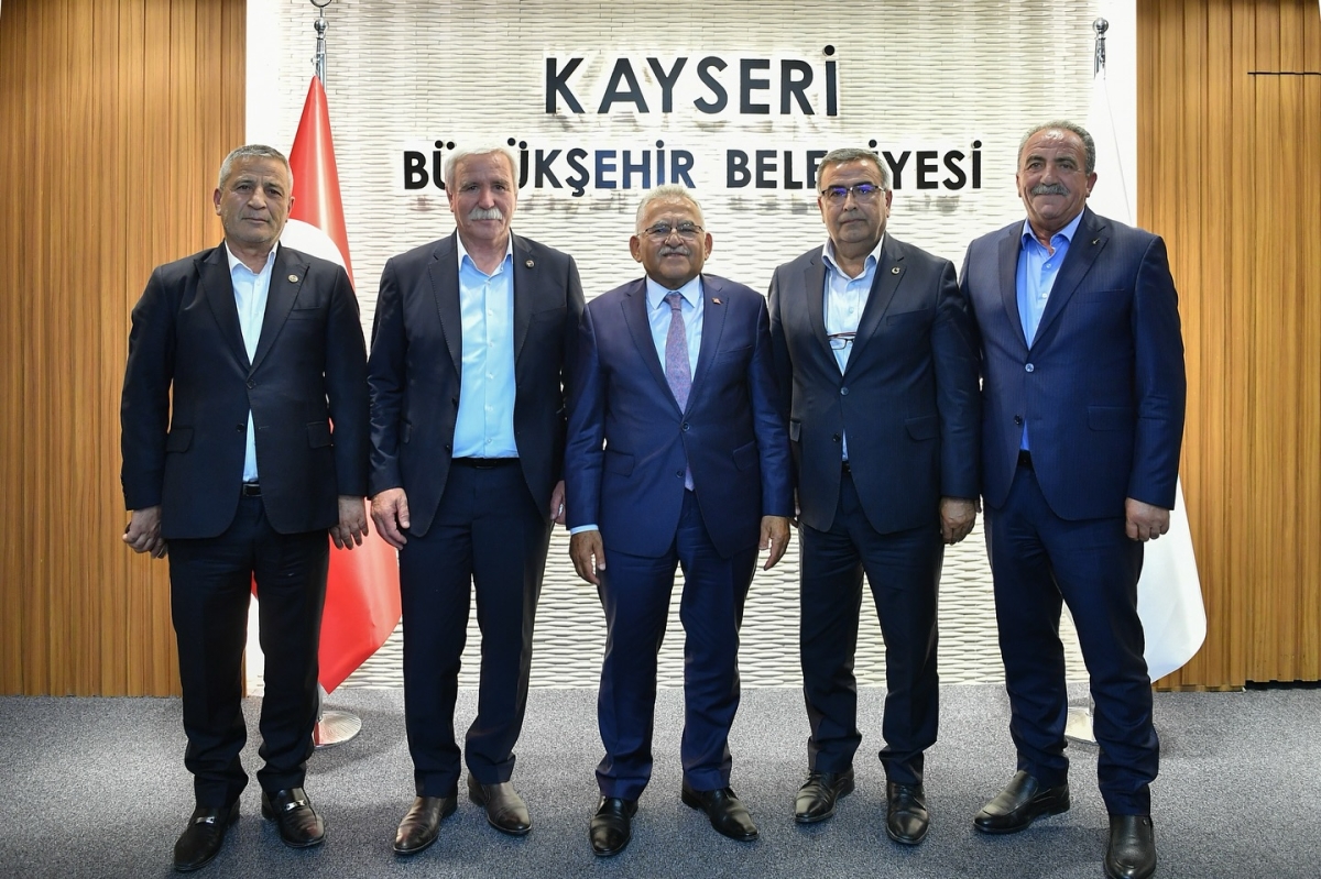 Başkan Büyükkılıç'tan 5 İlçe Belediye Başkanı ile yatırım zirvesi
