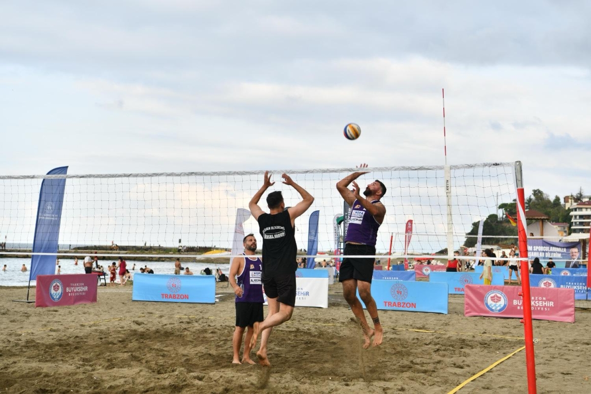 Trabzon'da plaj voleybolu başlıyor