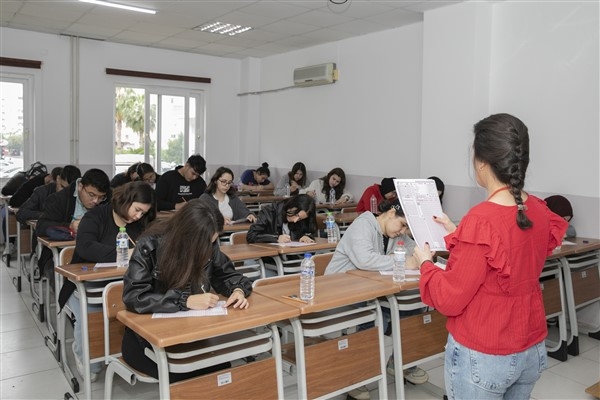 Mersin'de kurs merkezlerinden LGS’ye katılan 125 öğrenci ilk yüzde 5’lik dilimde yer aldı
