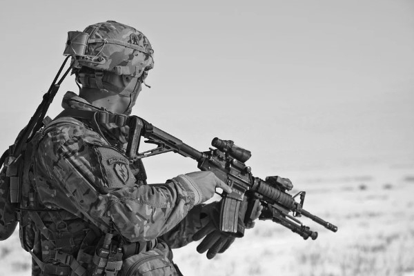 IDF: İsrail ordusu, Gazze Şeridi'nin güneyindeki bir silah deposunu imha etti