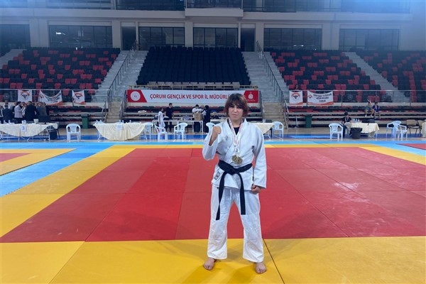 Karamanlı milli sporcu Ayşegül Ay’a milli takım daveti