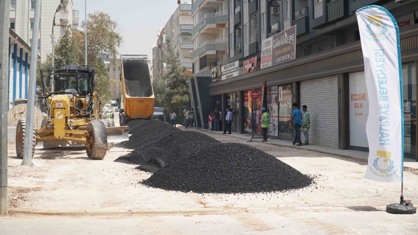 HALİLİYE BELEDİYESİ'NDEN VEYSEL KARANİ MAHALLESİNE ASFALT HİZMETİ