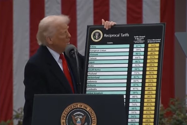 The Guardian: 60'tan fazla ülke, Trump'ın gümrük vergilerine yanıt vermek için çabalıyor