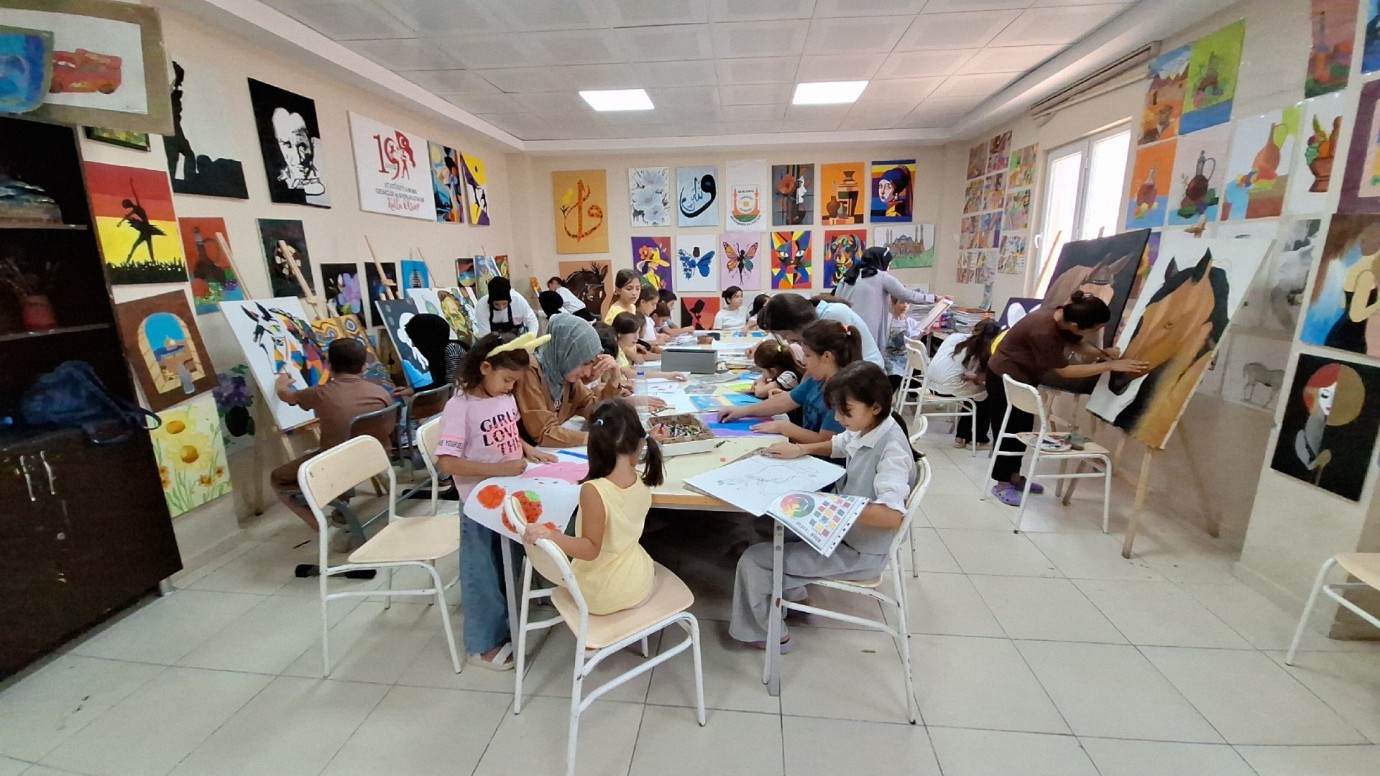 ŞANLIURFALI ÇOCUKLAR BÜYÜKŞEHİR BELEDİYESİ GENÇLİK MERKEZLERİNDE DAHA MUTLU