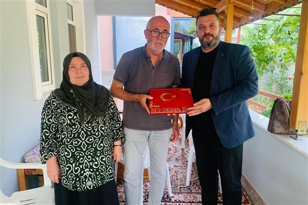 İzmit Belediyesi'nden Kandıra’da şehit ve gazi ailelerine ziyaret