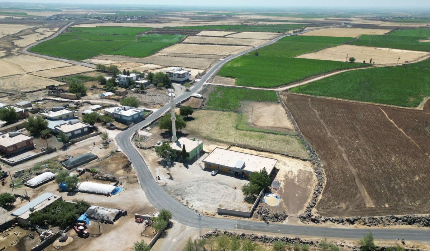 VİRANŞEHİR KIRSALINDA 6 KM’LİK SATHİ ASFALT ÇALIŞMASI TAMAMLANDI  MECLİS ÜYESİ ŞIK: “YOLUMUZ OTOBAN GİBİ OLDU”