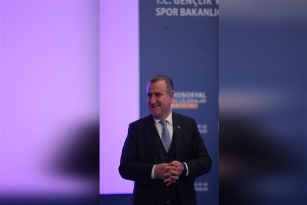 Bakan Bak'tan Espor oyunları için tebrik mesajı