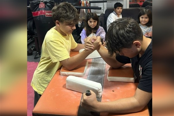 Yalova Yaz Spor Okullarında bilek güreşi eğitimi