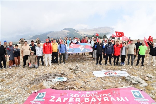 Osmaniye'de &Prime;Zafer Yürüyüşü&Prime; düzenlendi